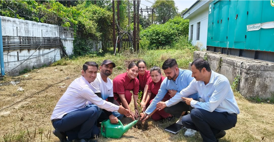 दिनांक 05 जून 2025 दिन मंगलवार को विश्व पर्यावरण  दिवस के अवसर पर पंडित राम सुमेर राजकीय मेडिकल कॉलेज में एक पेड़ मां के नाम