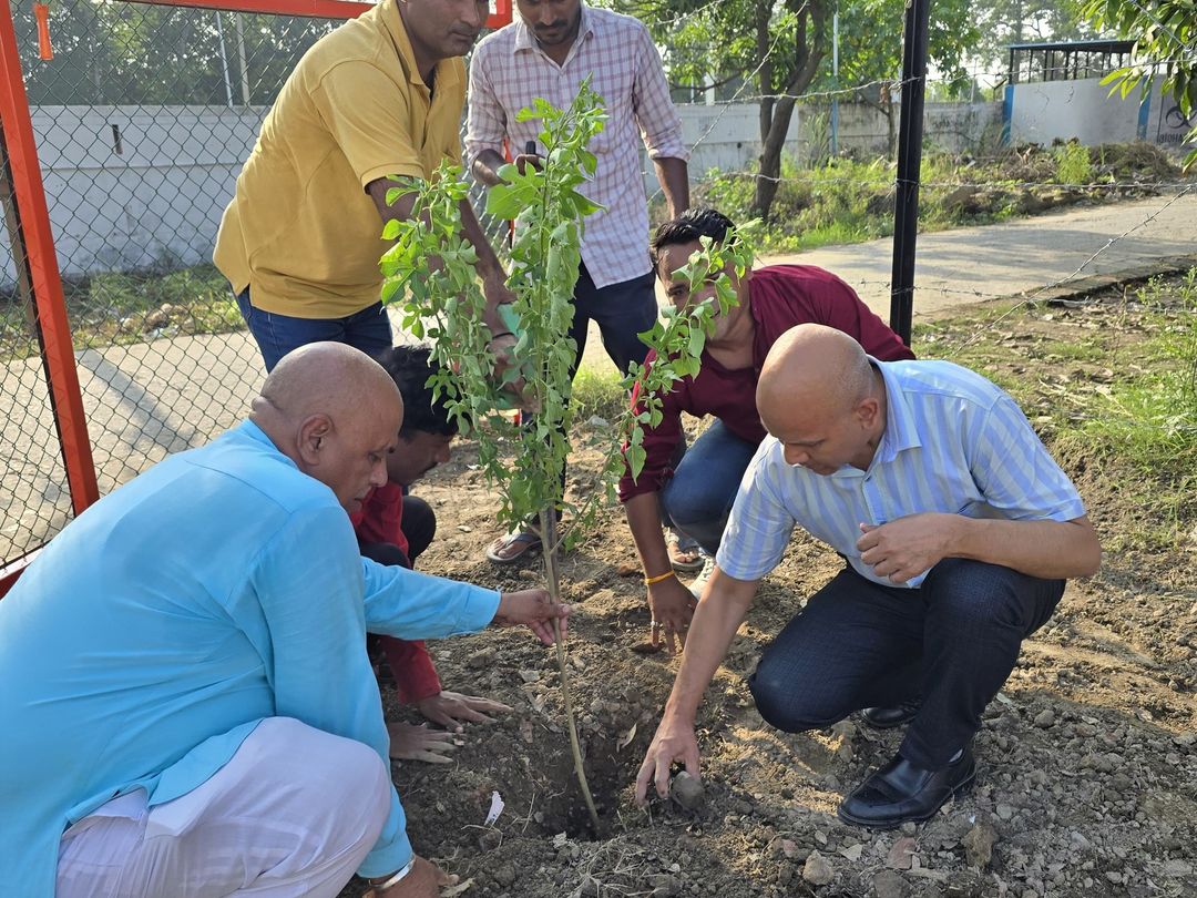 उत्तराखंड के लोक पर्व हरेला के उपलक्ष में प्राचार्य राज्य राजकीय मेडिकल कॉलेज द्वारा वृक्षारोपण किया गया
